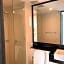 Sky Suite Top floor with Rooftop Pool & Gym