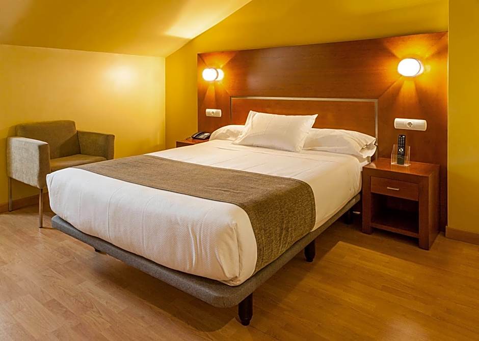 Standard 1 Double Bed — 4 fotoğraftan 1. fotoğraf