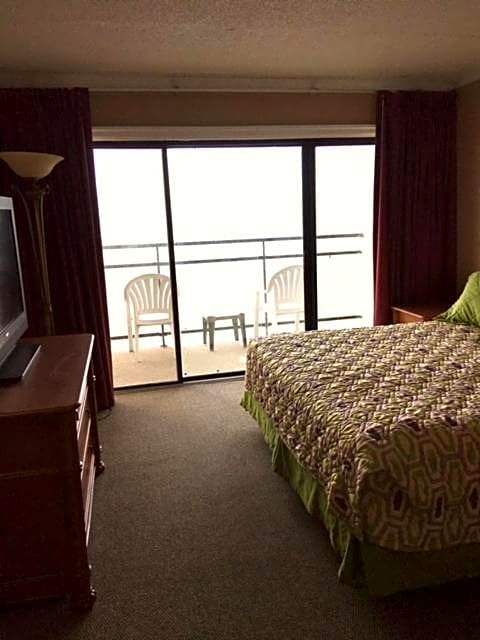Polynesian Oceanfront Motel