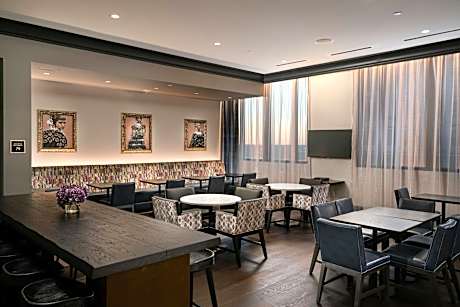 Bohemian Elite, Executive Lounge Access, Guest Room, 1 King, High Floor