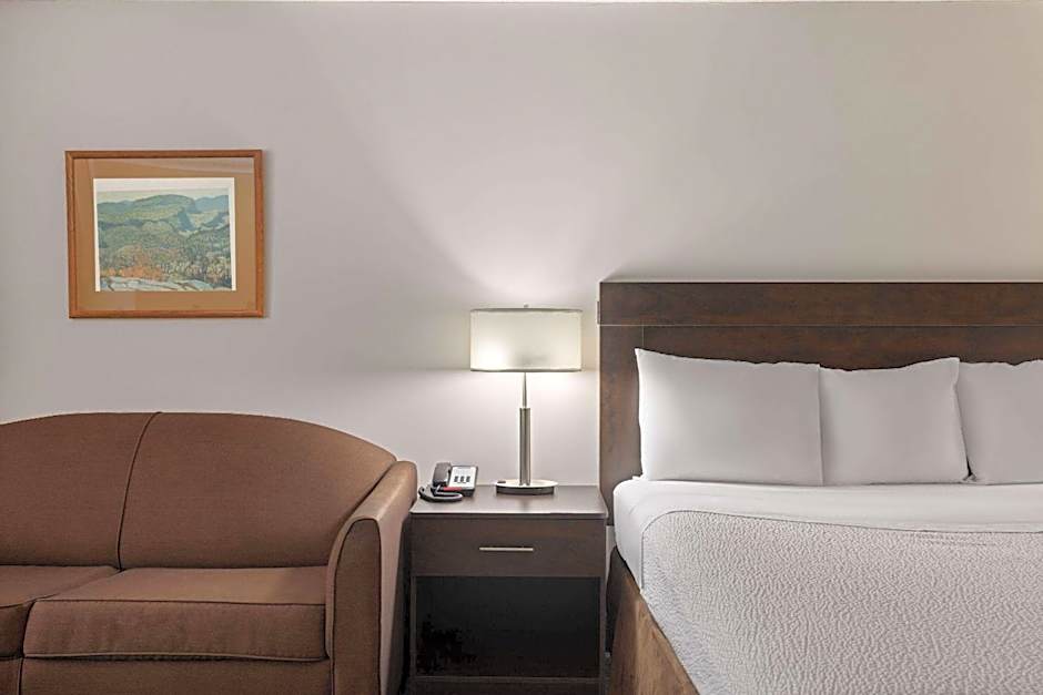 Travelodge by Wyndham Thunder Bay ON