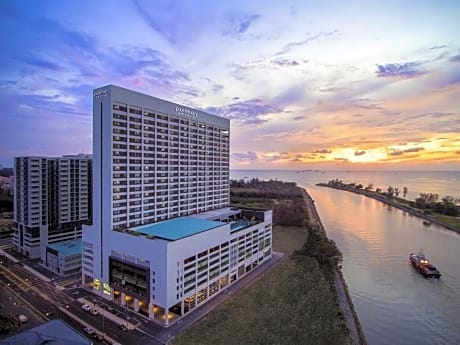 Pullman Miri Waterfront