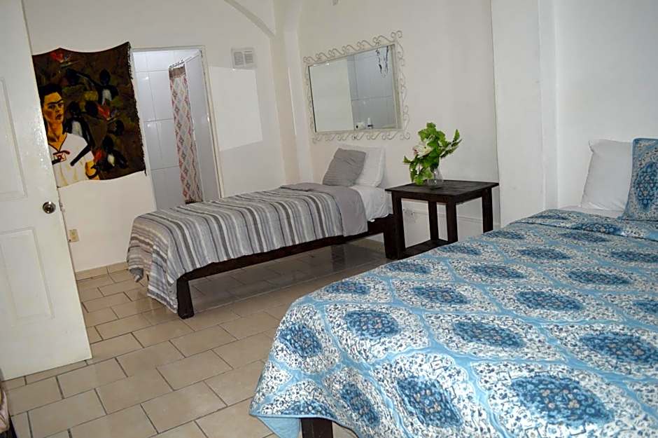 Alexandross Hostel
