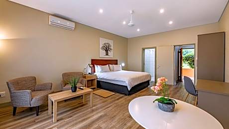 Suite with Garden View