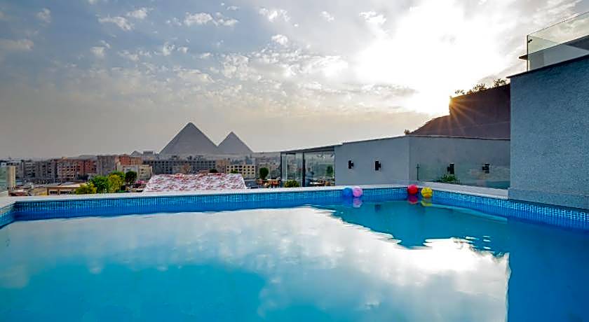 Pyramid Front Hotel