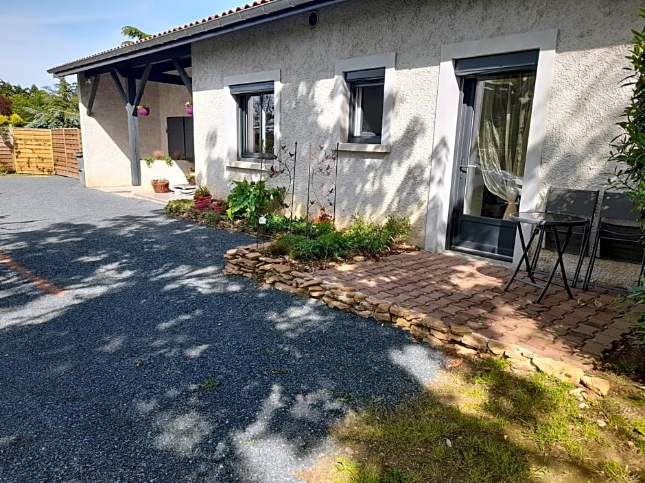 La maison du Bonheur, borne de recharge VE