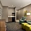 La Quinta Inn & Suites by Wyndham Shawnee