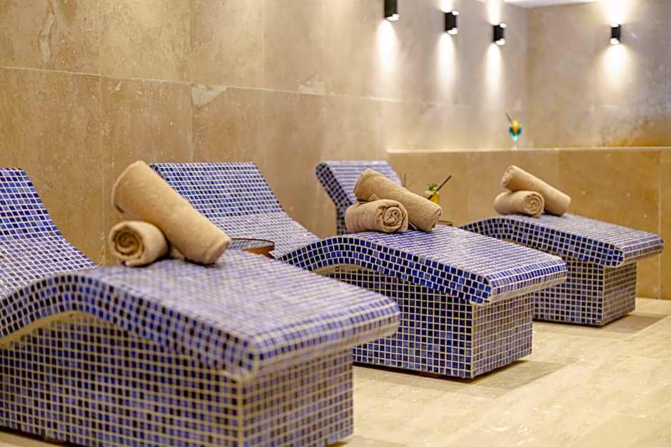Gold Majesty Hotel
