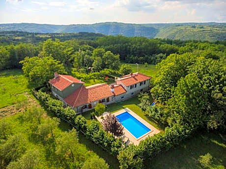 Stori Grod Comfortable holiday residence