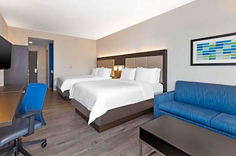 Executive Queen Room with Two Queen Beds with City View