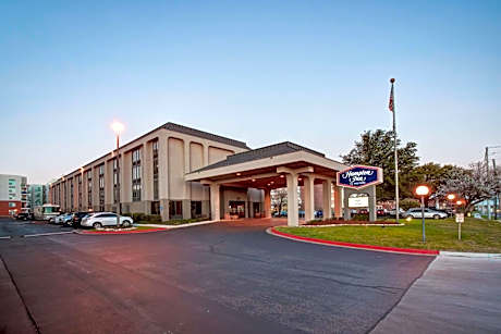 Hampton Inn By Hilton College Station