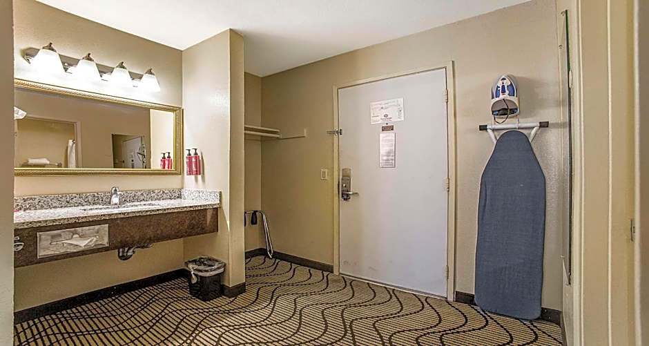 SureStay Plus Hotel by Best Western Sacramento North
