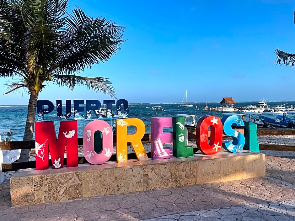 Casa del Puerto by MIJ - Beachfront Hotel