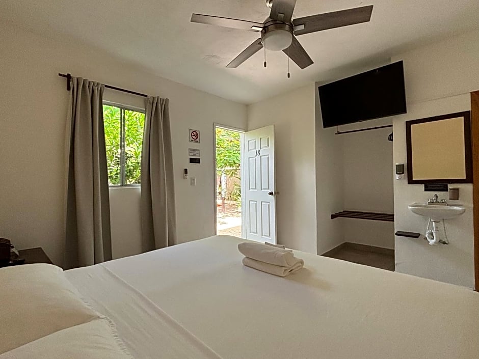 La Diosa Kali Beach Front Hotel