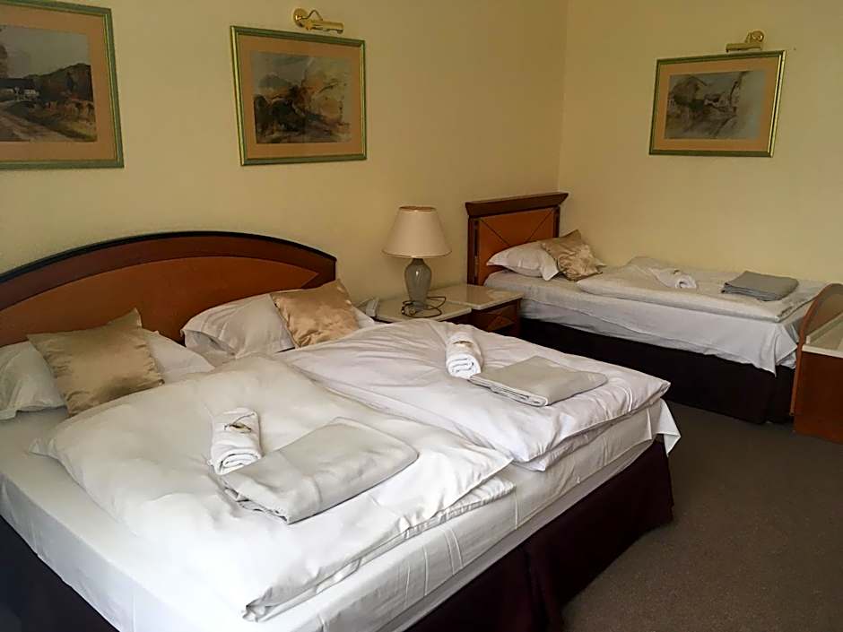 Hotel Centrál