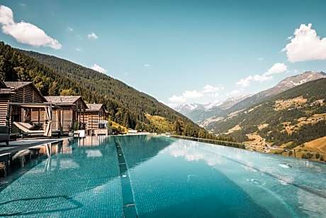 Boutique Hotel und Chalets Bergwiesenglück