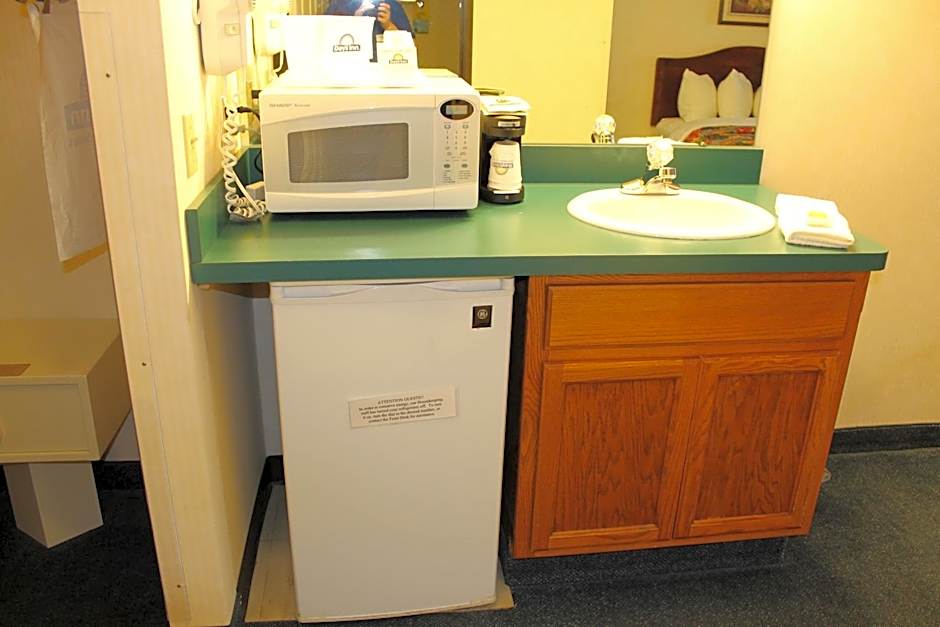 Days Inn by Wyndham Grayling