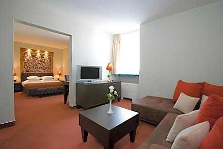 Standard Family Suite