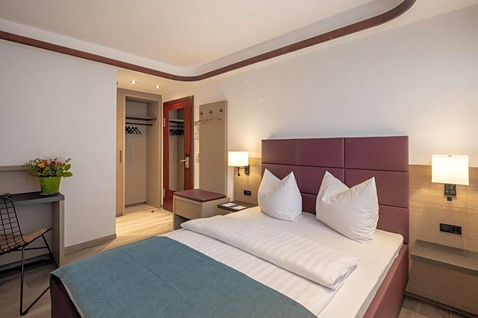 Photo 1 of 3 of Standard 1 Queen Bed