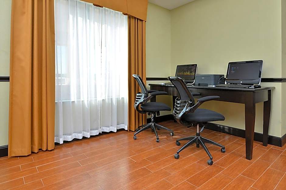 Holiday Inn Express Alva By IHG