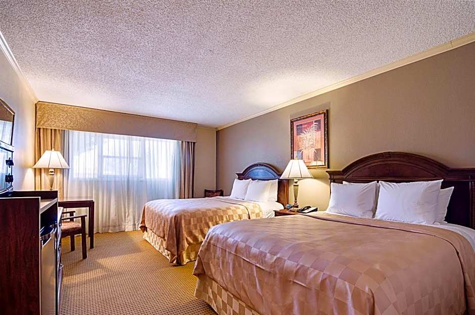 Clarion Inn Garden City