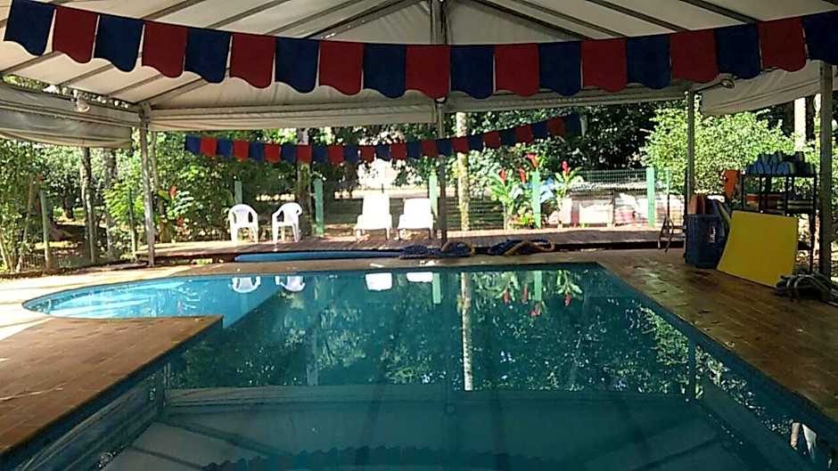 Aconchego 3 dorms, piscina, churrasq em Condomínio Fechado