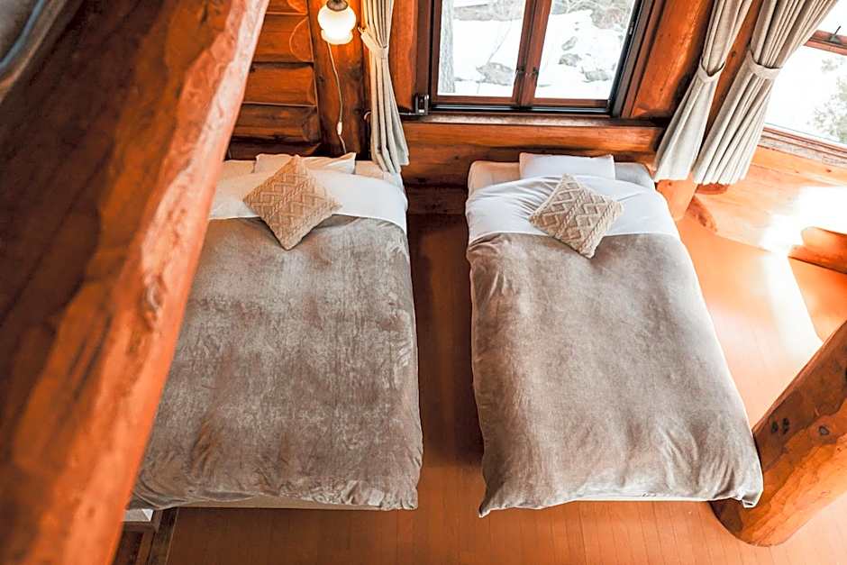 Hakuba Pension & Log Hotel Meteor