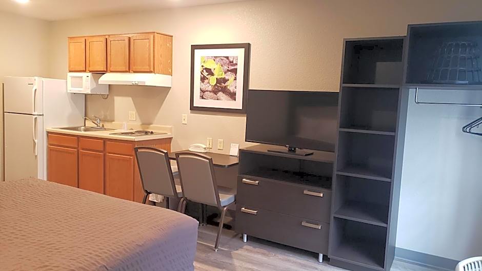 WoodSpring Suites Kansas City Lenexa