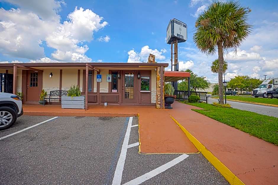 Liberty Garden Inn by OYO Kissimmee near Disney World