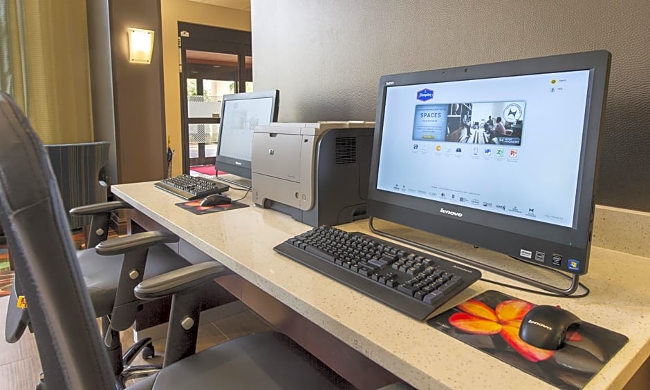 Hampton Inn & Suites Pensacola I-10 N at University Town Plaza