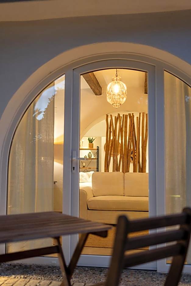 Moorea Boutique - Only Adults