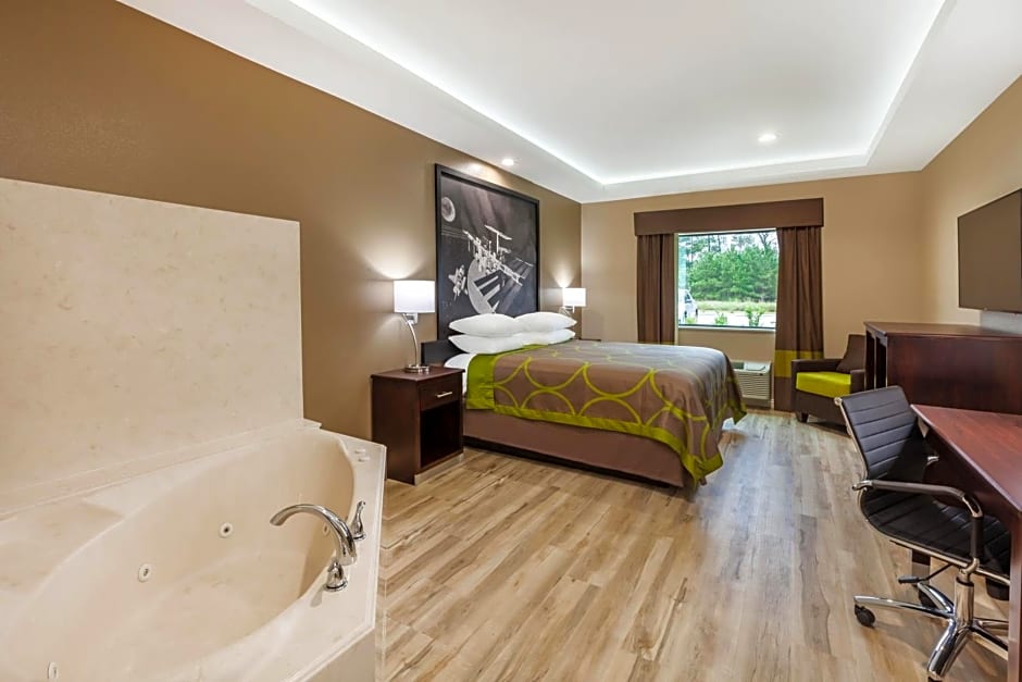 Super 8 by Wyndham Kingwood Houston North