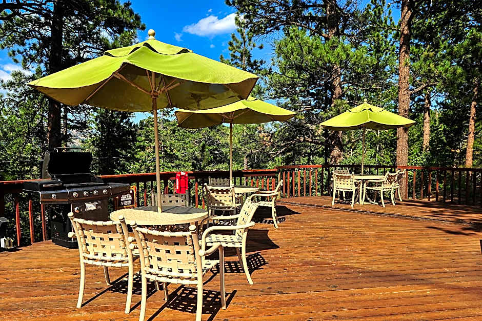 The Historic Crags Lodge