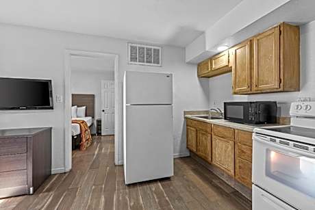 Deluxe Double Room 2 Queen Beds Non Smoking with Kitchen
