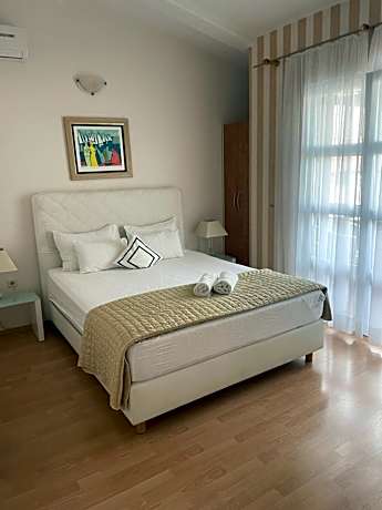 One-Bedroom Apartment with Balcony and Sea View