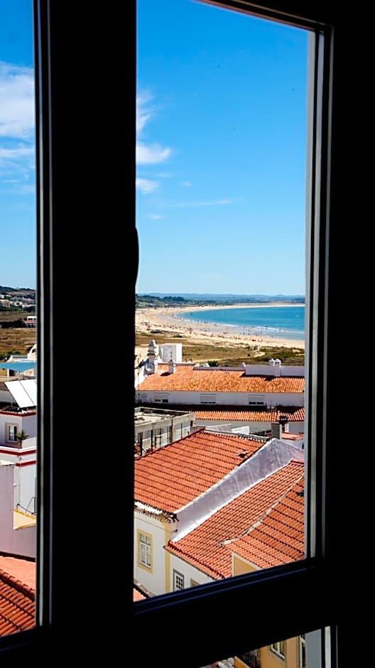 Topcity Hostel & Suites