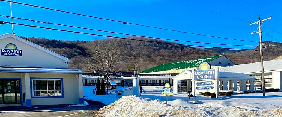 Photo 1 of 50 of Days Inn by Wyndham Lincoln
