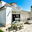 Residential cul-de-sac walking distance to centre, private pool, free AC wifi