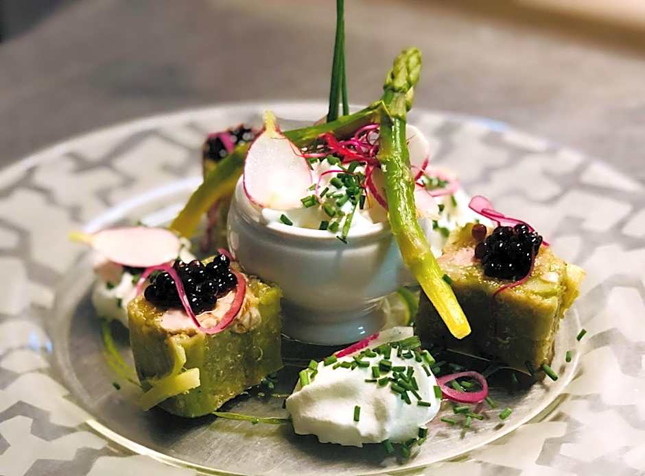 Hôtel Lou Caleù restaurant le Rocher des Abeilles