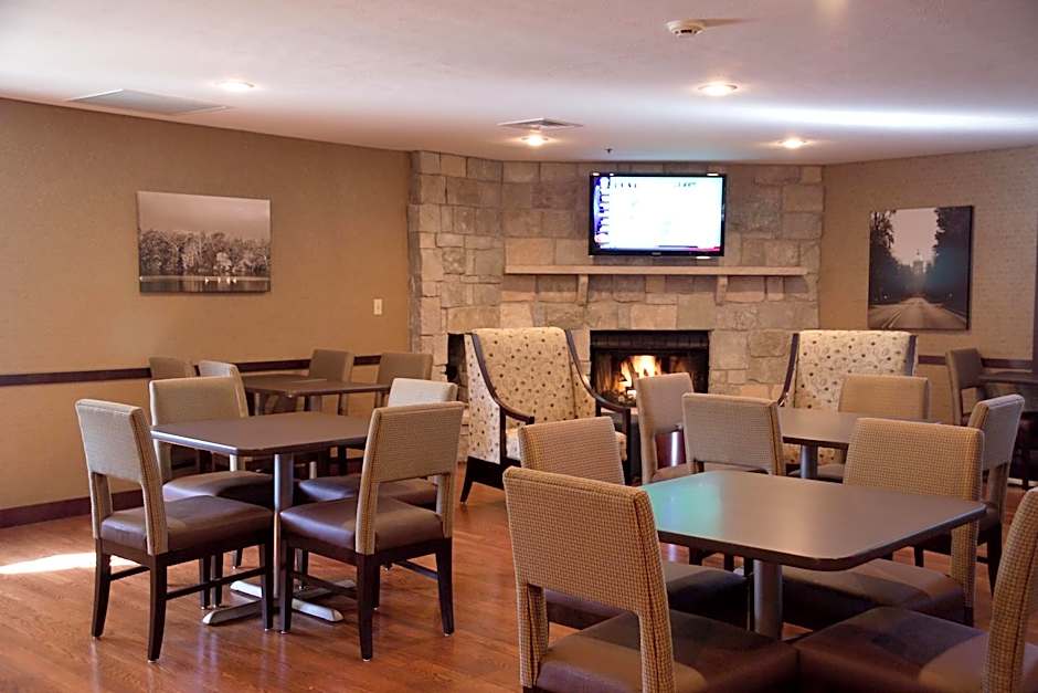 Ivy Court Inn and Suites