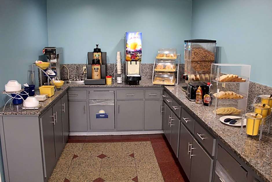 Days Inn by Wyndham Franklin