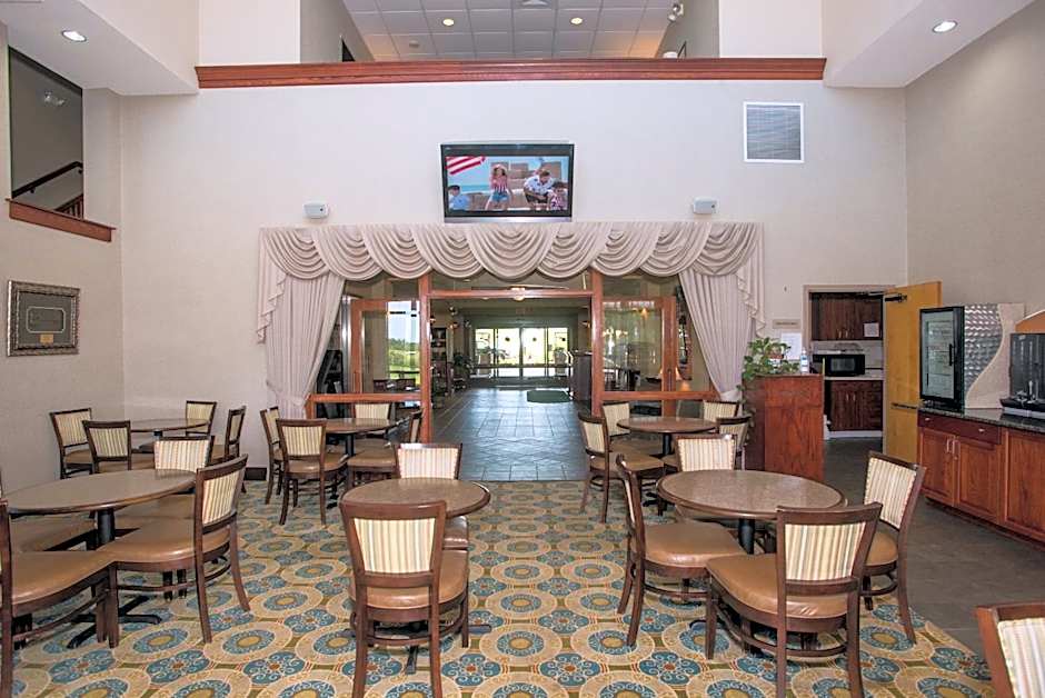Round Hill Inn