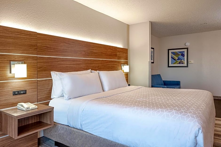 Holiday Inn Express & Suites Vandalia By IHG
