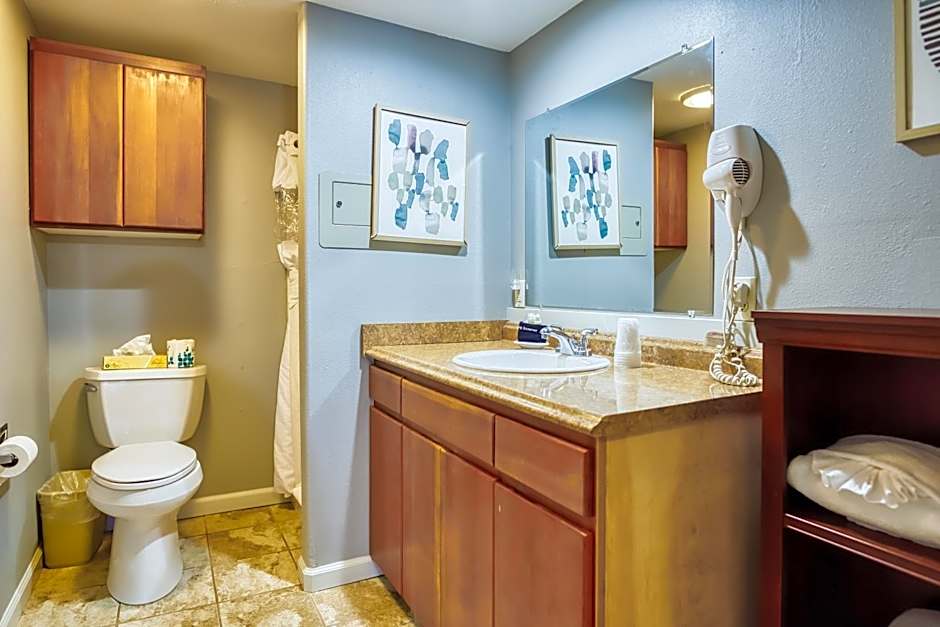 Inn at Haystack Rock