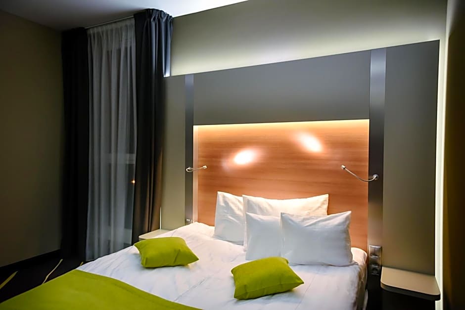 Best Western Plus Lakeside Hotel