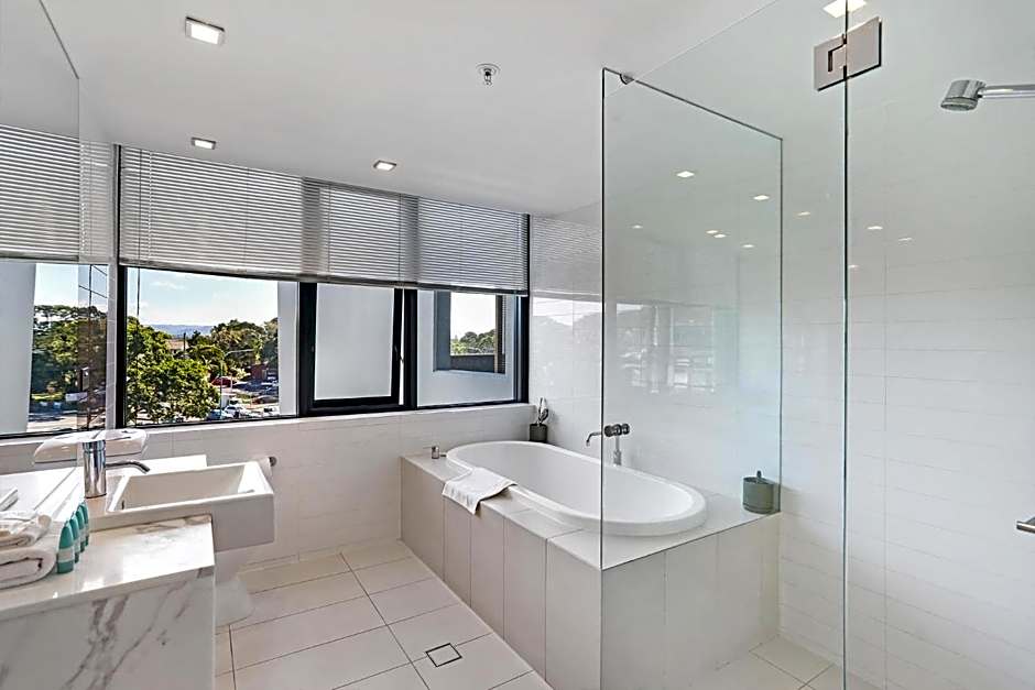 Ambience Hotel on Burleigh Beach