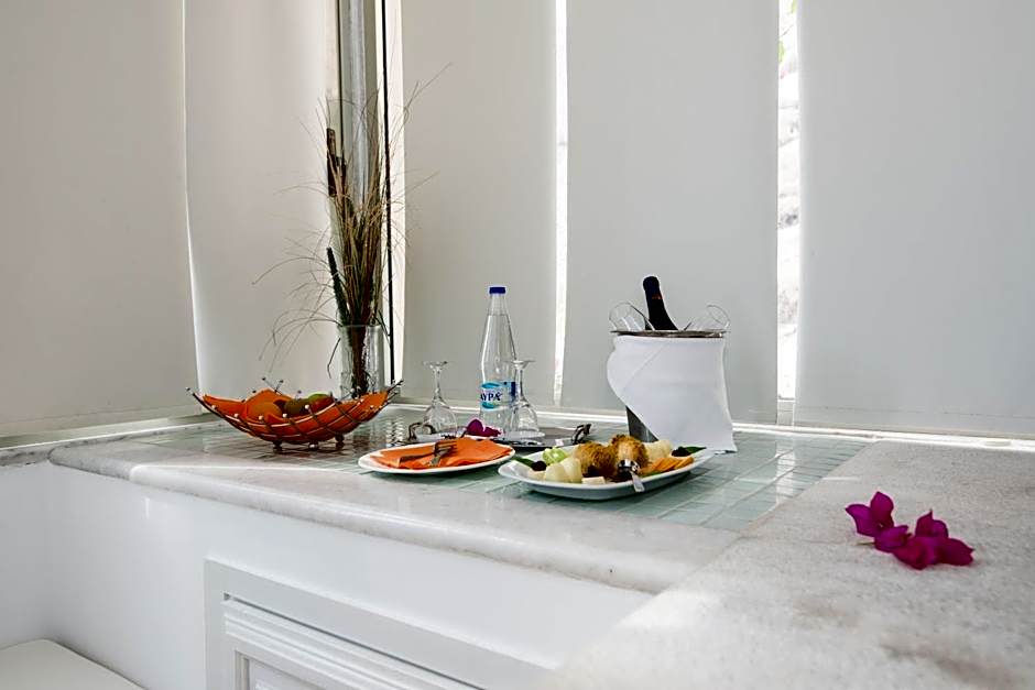 Antinea Suites Hotel & Spa