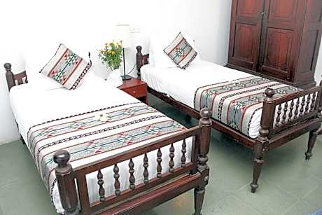 Twin Room with Shower
