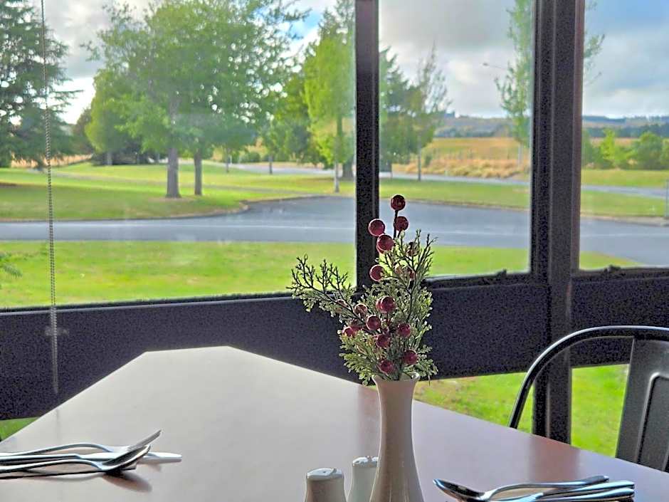 Fiordland Hotel