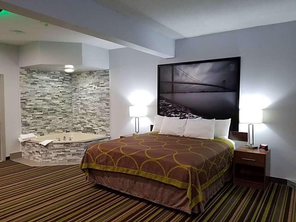 Super 8 by Wyndham Windsor/Dougall